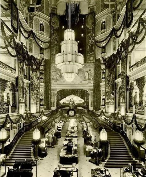 Wanamaker's Department Store in NYC at Christmas time, 1930’s. 1920s Showgirl, Art Deco Interior 1920s, Greece Movie, Masks Of Nyarlathotep, Edwardian Mansion, 1920s New York, 1920s Interior, Hawaiian Princess, 1920s Aesthetic