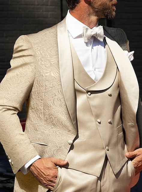 Men Wedding Suit, Suit For Men Wedding, Prom For Guys, Prom Suits For Men, Wedding Tux, Gold Suit, Suits Prom, Beige Wedding, Suits Men