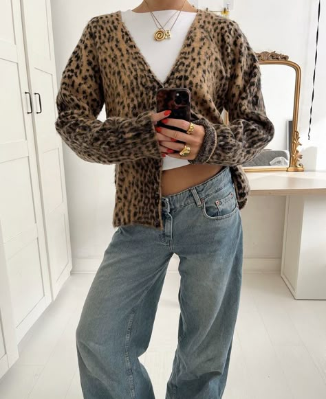 Jean Oversize, Autumn Fits, Outfit Chic, Cardigan Outfits, Fall 24, Fall Fits, Mode Inspo, Winter Fits, Outfit Inspo Fall