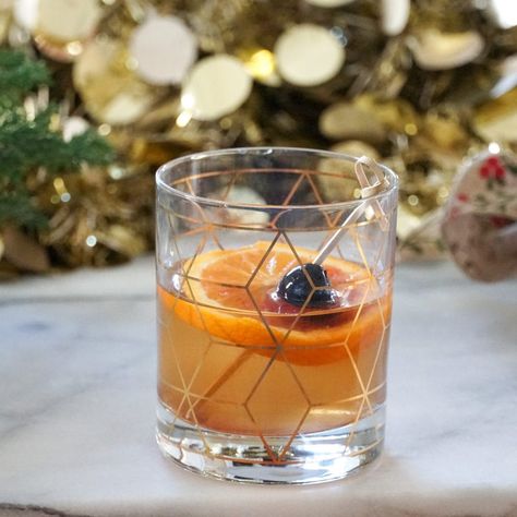 Old Fashioned Christmas | Chai Spice, Vanilla Vodka | Wild Moon | Hartford Flavor Orange Vodka, Orange Wheels, Vanilla Vodka, Wild Moon, Orange Soda, Chai Spice, Cherry Juice, San Pellegrino, Old Fashioned Christmas