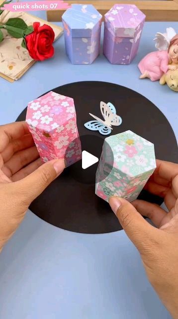 Diy Origami Box Tutorial, Diy Box From Paper, Make Box Out Of Paper, Origami Boxes Tutorial, Paper Gift Box Ideas, Paper Box Craft, How To Make Box With Paper, Decorative Boxes Diy, Handmade Box Ideas