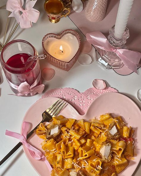 What coquette girls eat for dinner 🍽️💝 cooked barilla’s love pasta with vodka sauce and breaded chicken 🎀. @barillaus Bon Appétit 😋 ! #dinner #coquette #coquettecore #valentines #dinnerinspo #dinnerideas #vday #lovecore #love #hearts #fluentinpink #gettingsomewhere #bows #pinkaesthetic #foodie #food #foodblogger #hearts #pink #pinterest #pinterestinspired Pink Pasta Aesthetic, Pasta Valentines Dinner, Pink Dinner Aesthetic, Valentines Pasta Salad, Cooking Pink Aesthetic, Galentines Dinner Food, Valentines Food Dinner Main Courses, Galentines Dinner Party Food, Pasta Dinner Party Aesthetic