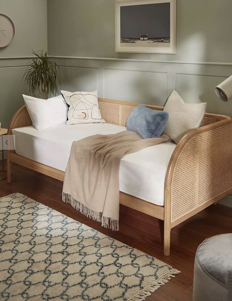 10 Beautiful Ways to Style a Daybed - Bark and Chase Rattan Bedroom Decor, Day Bed Styling, Day Bed Guest Room, Day Bed Office Combo, Daybed Guest Room, Bedroom With Furniture, Guest Bedroom Office Ideas, Rattan Bedroom Furniture, Rattan Bedroom