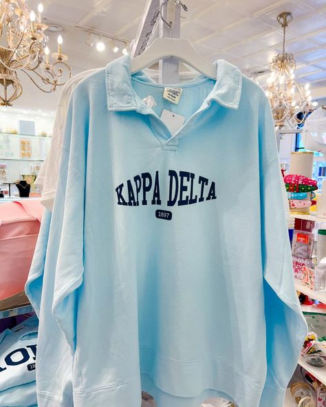 ALL NEW 🩵 This polo sorority sweatshirt is an absolute favorite! Come and get it today, they are going fast! Cute Sorority Merch, Sorority Pr Shirts, Sorority Merch Ideas, Greek Toga, Sorority Tshirt Designs, Kappa Delta Sorority, Spring Recruitment, Sorority Pr, Sorority Shirt Designs