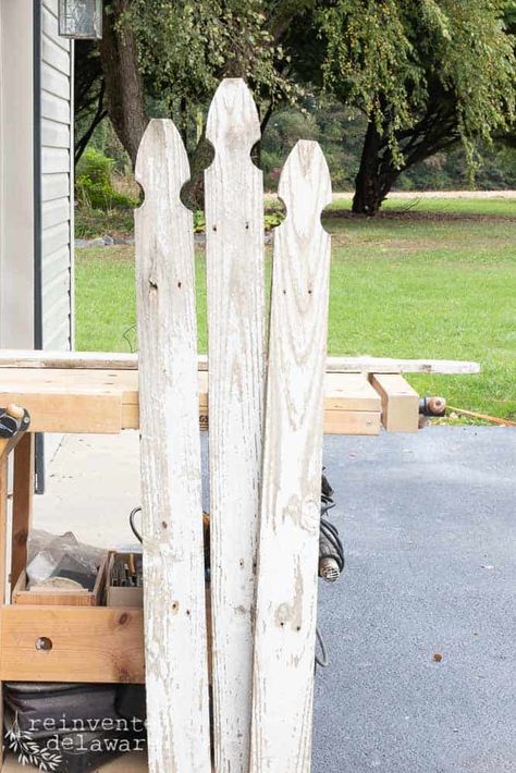 Today, I will show you how easy it is to turn a few old reclaimed fence boards into adorable rustic Christmas trees. Let Rustic Christmas Trees, Old Fence Boards, Fence Picket, Diy Christmas Decorations For Home, Dry Brush Technique, Fence Boards, Dixie Belle Paint Company, Old Fences, Gold Spray Paint