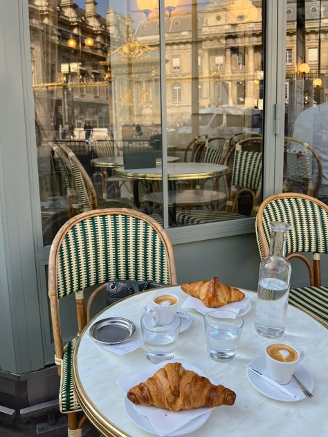 PARIS - 10 PRETTIEST CAFES PARIS - 10 PRETTIEST CAFES Paris Breakfast Cafe, Outdoor French Cafe, Paris Aesthetic Cafe, Cafe In Paris Aesthetic, French Cafe Interior, Parisian Cafe Aesthetic, French Cafe Aesthetic, Paris Restaurants Interior, Paris Cafe Aesthetic