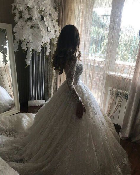 Wedding Walking Down The Aisle, Honeymoon Disney, Hair Bridesmaids, Wedding Ideas Dresses, Pretty Wedding Dresses, Dream Wedding Ideas Dresses, Dream Wedding Ideas, Princess Wedding, Walking Down The Aisle