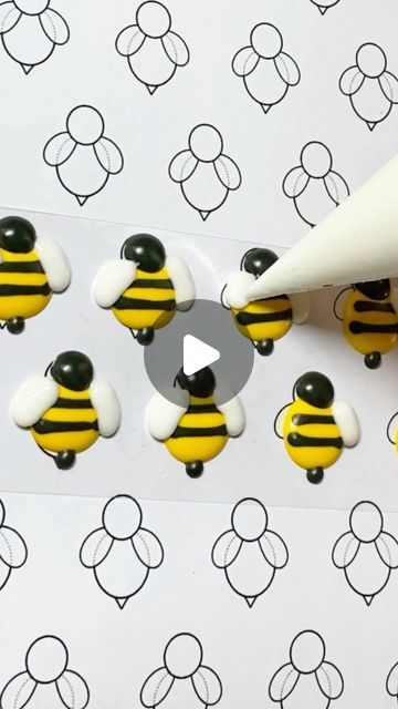 Bumble Bee Royal Icing Transfers, Bee Icing Transfer, Cookie Transfer Templates, Royal Icing Bees How To Make, Bee Royal Icing Transfer, Royal Icing Bees, Fall Royal Icing Transfers, Bee Cookies Royal Icing, Free Royal Icing Transfer Sheets