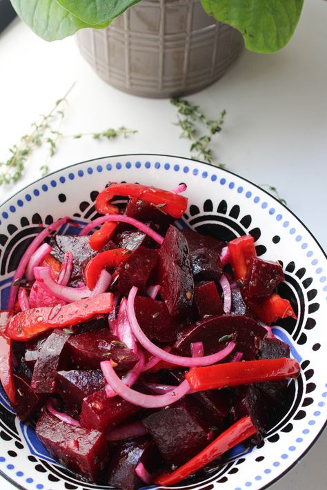 White Wine Vinaigrette, Red Beets Salad, Quick Marinara Sauce, Pickled Beet Salad, Roasted Beets Recipe, Crock Pot Vegetables, Bell Pepper Salad, Lentils Vegan, Balsamic Vinaigrette Recipe