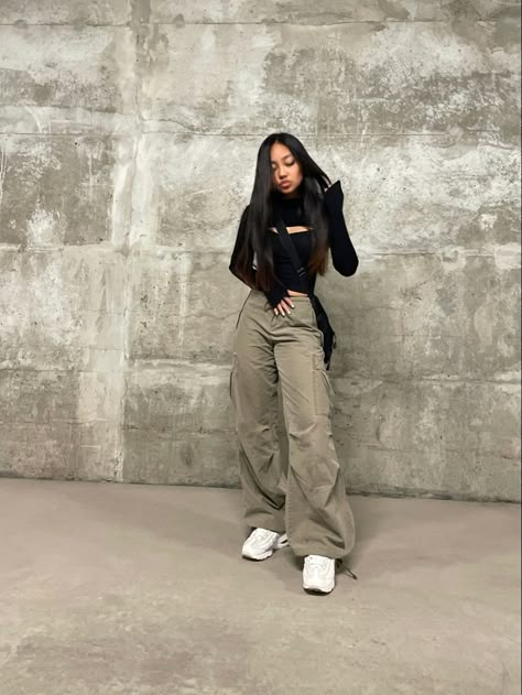 parachute pants, post archive, nike, garage pics, nike air max 95s Nike 95s Outfit, Post Archive Fashion Women, Winter Parachute Pants Outfit, Garage Parachute Pants, How To Style Parachute Pants Winter, Parachute Pant Outfits, Nike Air Outfit Woman, Gorpcore Editorial, Parachute Pants Outfit Streetwear