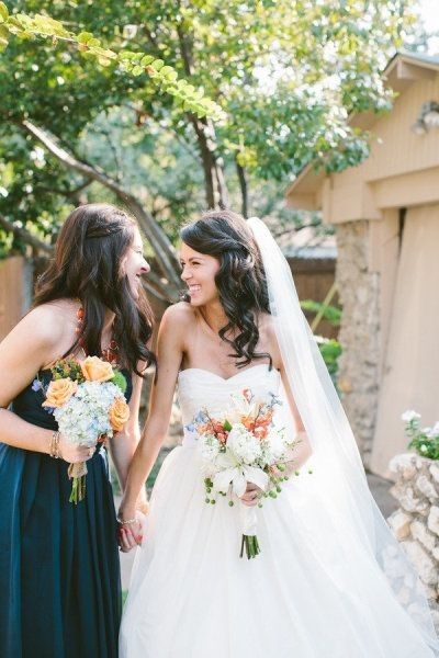 Bride And Maid Of Honor, Party Poses, Bride Pictures, Bridesmaids Photos, Fort Worth Wedding, Refined Wedding, Wedding Picture Ideas, Wedding Pic, Wedding Aesthetic