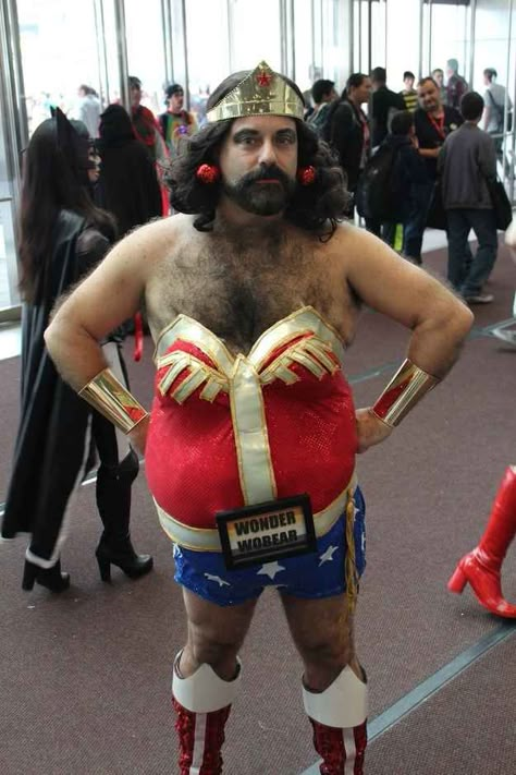 A very fabulous Wonder Woman Funny Costumes, 웃긴 사진, Very Funny Pictures, Shrek, Really Funny Pictures, Very Funny, Satire, Funny Pics, Funny Photos