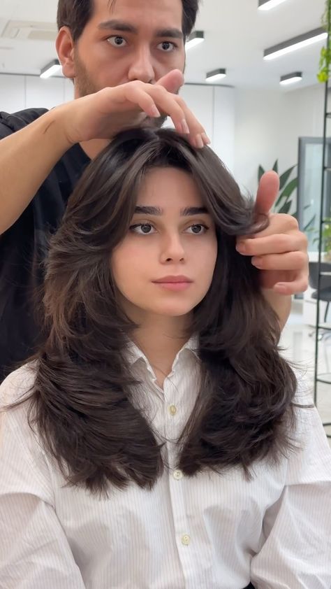 Haircuttingvideo 💇🏻‍♀️💇🏻‍♀️ Best of the best ✨ . . . #haircuttingvideo #layers #haircuts #haircuttingclass #hairbangs #hair #hairgoals… | Instagram Graduation Haircut For Women, Haircut For Healthy Hair, Leyar Hair Cut Girl, Mid Length Hair Cuts Women, Hair Cut Style For Girls 2023, Indian Girl Haircut, Hair Cuts Chubby Face, Chubby Girl Haircut, Haircut For Medium Length Hair Indian