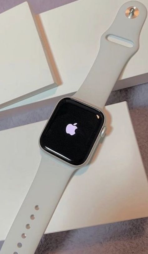 Apple Watch New, Productive Aesthetic, Vanilla Girl Aesthetic, Apple Watch Fashion, Iphone Obsession, Clean Girl Aesthetic, Vanilla Girl, Boys Summer Outfits, Birthday Wishlist