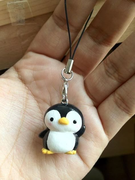 Crea Fimo, Kawaii Charms, Polymer Clay Kawaii, Clay Keychain, Kawaii Penguin, Diy Air Dry Clay, Seni Dan Kraf, Handmade Clay Jewelry, Hello Kit