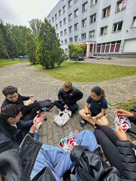 #friends #uno #friendgroup #uni #games #cardgame Nerdy Friends Aesthetic, Friends Group Activities, Friends Playing Games Aesthetic, Playing Uno Aesthetic, Uni Friends Aesthetic, Uno With Friends, College Friends Aesthetic, Friendgroup Drawing, Uno Aesthetic