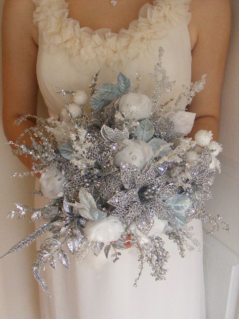 Silver Winter Wedding, Winter Wonderland Wedding Theme, Wonderland Wedding Theme, Winter Wedding Planning, Snowflake Wedding, Winter Wedding Bouquet, Silk Bouquet, Wedding Themes Winter, Winter Wonderland Wedding