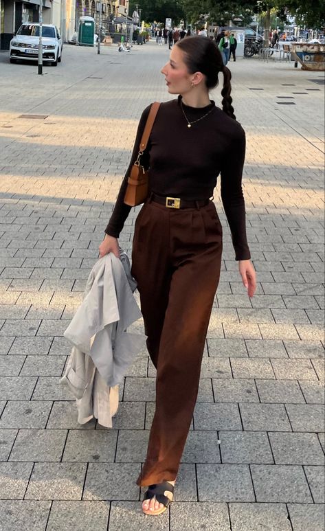 Perfect office outfit for women, business outfit, work outfit, elegant casual inspo Inspiration Vintage Slacks Outfit, Business Casual Outfits Brown Pants, Receptionist Work Outfits, Brown Pants Office Outfit, Slacks Outfit Dressy, Brown Slacks Outfit Women Business, Slacks Women Outfit, 90s Office Outfit, Womens Slacks Outfits Business