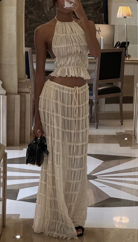 Cabo Outfit Ideas, Tulum Vibes Outfit, Tulum Outfits Ideas, Luxurious Outfits, Tulum Outfits, Tailored Clothes, Fancy Tops, Europe Fashion, Evening Outfits