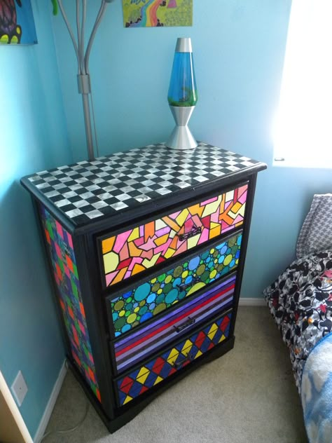 Megan's dresser make over. Hand-painted (freehand) drawer fronts and top. (Top is marbled checker board) Sides are quilt-work duct tape. Funky Painted Furniture Ideas, Ideas For Dressers, Painted Furniture Ideas Dressers, Dresser Bookshelf, Painted Furniture Ideas, Hand Painted Chairs, Hand Painted Dressers, Whimsical Painted Furniture, Whimsical Furniture