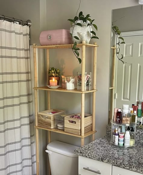 Bathroom First Apartment, Apartment Bathroom Counter Organization, Cute Bathroom Remodel Ideas, Restroom Decor Ideas Aesthetic, Big Bathroom Ideas Decor, Bathroom Decor Ideas Plants, Small Apartment Bathroom Inspiration, Bathroom Apt Ideas, .5 Bathroom Ideas