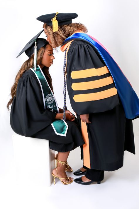 Mother & daughter photo shoot for nursing. This photoshoot is a daughter honoring her mom who is a DNP. Black Nurse Photoshoot, Mother Daighter, Mother Daughter Photo Shoot, Jacksonville University, Nurse Pics, High School Graduation Pictures, Mother Daughter Photoshoot, Nurse Photos, College Graduation Pictures Poses