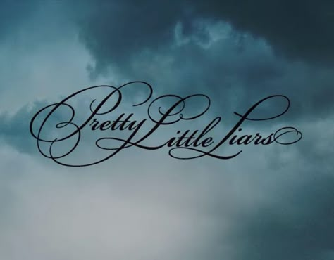 pretty little liars Pll Poster, Pretty Little Liars Poster, Pll Aesthetic, Alison Dilaurentis, Peaky Blinders, Shadowhunters, Pretty Little Liars, Film Tv, The Vampire Diaries