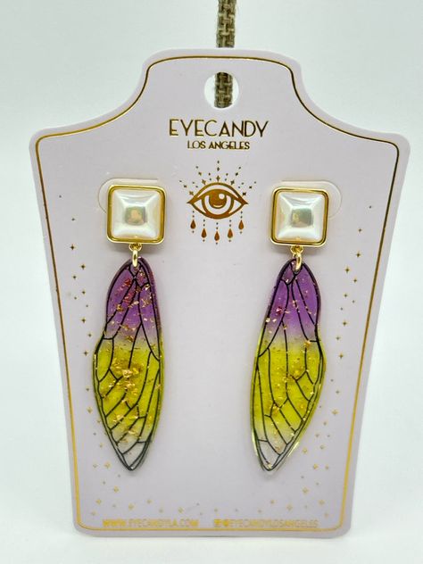 Fairy Drop Earrings. Acrylic. 2.5 in drop. Brand = EYE CANDY Size = One Size Color = Gold Item Number: 5325-13 Item ID: 394194 Category: Earrings Earrings Acrylic, Earring Sale, Handbag Accessories, Eye Candy, Gold Earrings, Womens Sizes, Candy, Drop Earrings, Gold