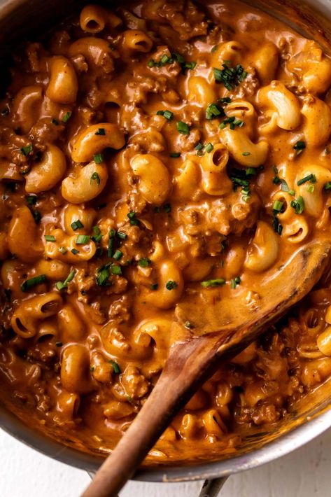 Homemade Hamburger Helper Recipe - Cooking with Cocktail Rings Chili Hamburger Helper, Turkey Helper Homemade, Kid Friendly Hamburger Recipes, Chili Mac Hamburger Helper, Best Hamburger Helper Recipe, Fancy Hamburger Helper, Hamberburger Helper Recipes, 10 Min Dinner, Hamburger Pasta