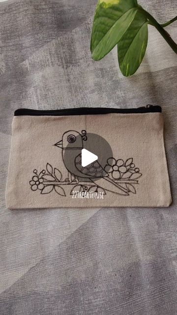 Pouch Diy, Canvas Drawing, Canvas Cosmetic Bag, Pencil Bag, U Can, Pencil Bags, Makeup Bags, Travel Cosmetic Bags, Pen Case