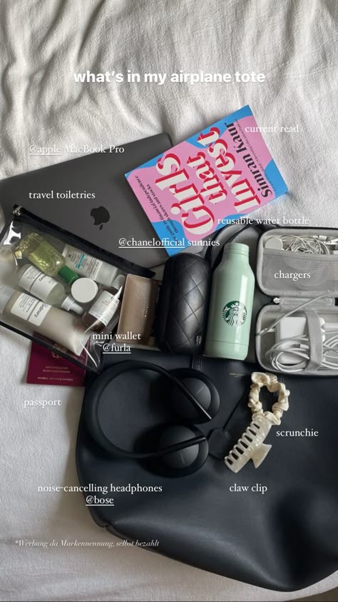 Carry On Aesthetic Travel, What’s In My Airport Carry On, Airport Bag Essentials Long Flights, Packing Aesthetic Backpack, Long Trip Essentials, Travel Essentials Flight, Airport Travel Bag Essentials, Work Trip Essentials, Travel Toiletries Aesthetic