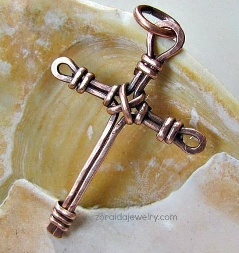 Wire Wrapped Cross, Bijoux Fil Aluminium, Wire Jewelry Tutorial, Diy Wire Jewelry, Wire Work Jewelry, Wire Pendant, Work Jewelry, Wire Crafts, Jewelry Making Tutorials