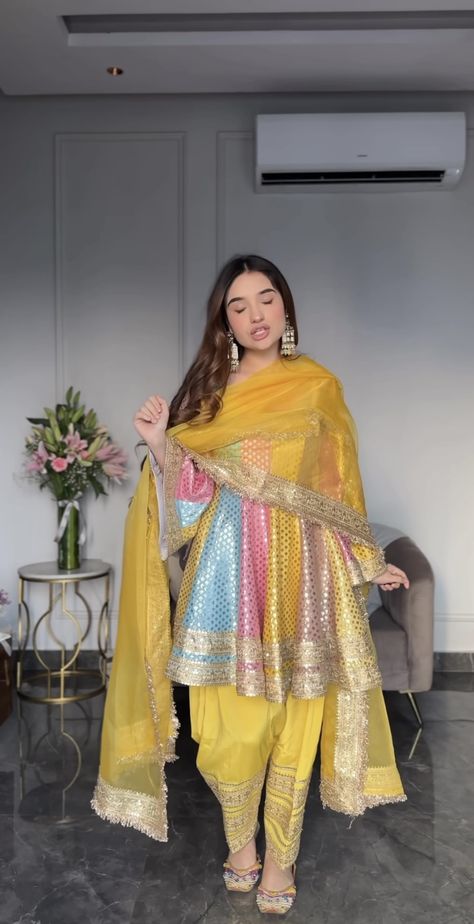 Fancy Attire, Haldi Dress, Patiala Suit Designs, Haldi Outfits, Haldi Outfit, Function Dresses, Trendy Outfits Indian, Lehenga Designs Simple, Pakistani Fancy Dresses