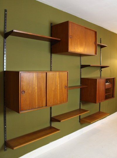 Mcm Wall Unit, Danish Style Home, 60s Living Room, Attic Lounge, 70s Style Home, Kitchen Scandinavian Style, Mid Century Shelving, Mcm Interior, Mid Century Modern Bookshelf