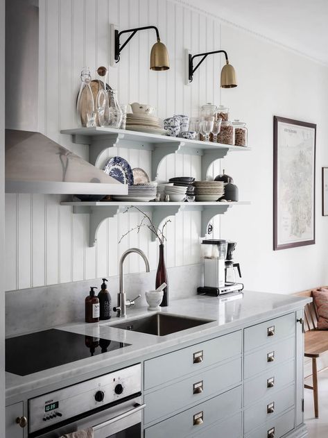 A Bright Nordic Home with Small (but Smartly Designed) Bedrooms - The Nordroom No Upper Cabinets, Shiplap Kitchen, Grey Blue Kitchen, Off White Cabinets, Light Gray Cabinets, Shiplap Backsplash, Chalet Chic, Farmhouse Kitchen Lighting, Tiles Backsplash