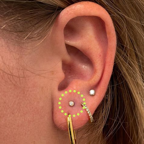 How To Channel Rabanne’s Fame Energy This Holiday New Ear Piercing, Constellation Piercings, Jewelry Stack, Ear Lobe Piercings, Cool Ear Piercings, Double Piercing, Second Piercing, Cool Piercings, Lobe Piercing