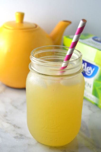 Honey Green Tea Lemonade Green Tea Lemonade Recipe, Copycat Starbucks Drinks, Passion Fruit Tea, Cold Brew Iced Tea, Green Tea Lemonade, Peach Green Tea, Homemade Frappuccino, Mint Mocha, Green Tea And Honey