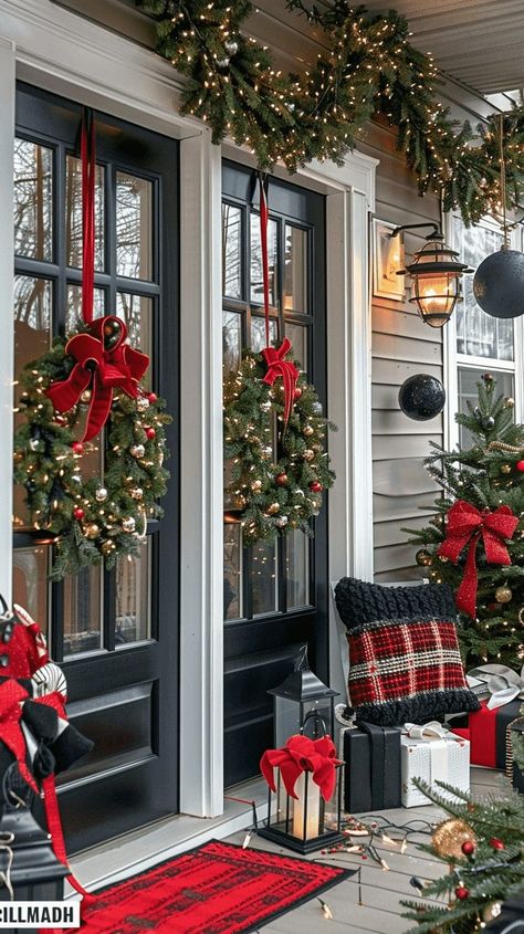 Front Door Decor Ideas, Christmas Front Door Decor, Door Decor Ideas, Christmas Front Door, Front Door Christmas Decorations, Christmas Window Decorations, Christmas Front Porch, Christmas Front Doors, Christmas Porch Decor