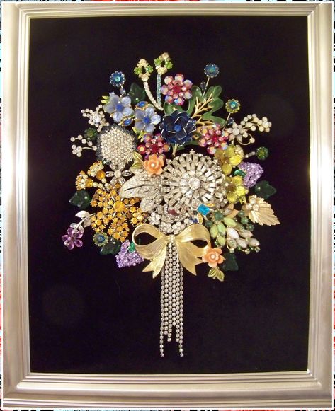 Christmas Jewelry - Psst: Anything you are looking for, get it from Amazon.com TODAY!! Jewelry Shadow Box, Brooch Display, Old Jewelry Crafts, Costume Jewelry Crafts, Jeweled Christmas Trees, Jewerly Displays, Vintage Jewelry Ideas, Jewelry Frames, Vintage Jewelry Repurposed