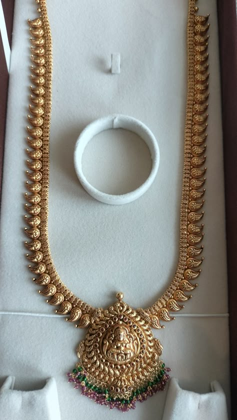 Gold Jewellery Design Haram, Kasumala Latest Designs Gold Long, Long Lakshmi Haram Designs, Fancy Haram Gold, Kerala Haram Designs Gold Latest, Peacock Haram Designs Gold Latest, Mango Haram Designs Gold Latest Long, Light Weight Haram Designs Gold, Aaram Design Gold