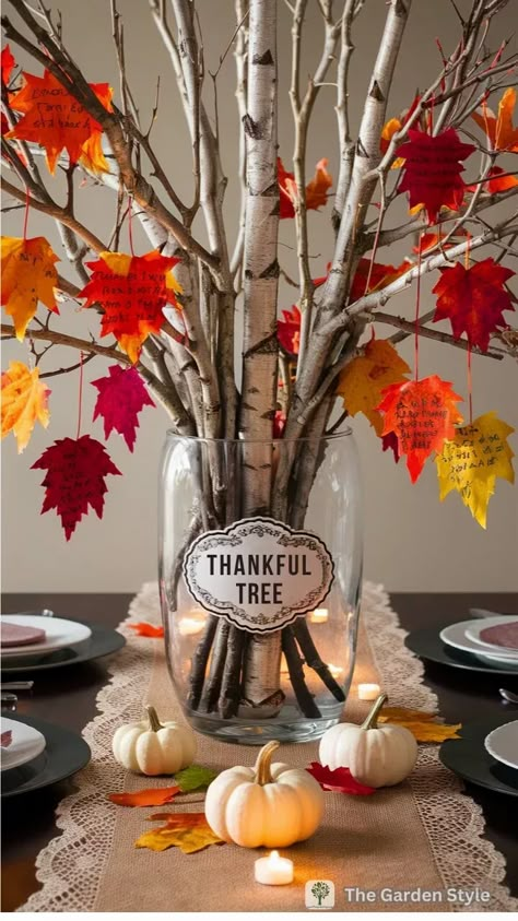 Thanksgiving Camping Decorations, Simple Harvest Table Decor, Autumn Table Set Up, Fall Themed Table Centerpieces, Cute Fall Centerpiece Ideas, Thanksgiving Wall Decorations Ideas, Cheap Easy Fall Decorations Diy, Thanksgiving Party Centerpieces, Dining Room Theme Ideas