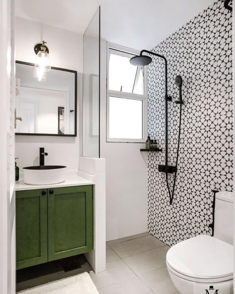 Beautiful Bathroom Design Inspirations Tiny Bathroom Interior Design, Small Walk In Bathroom Ideas, Shower Box Ideas, Studio Bathroom Ideas, Tiny Bathroom Design, Small Vintage Bathroom, Bathroom Wetroom, Modern Boho Bathroom, Small Shower Room