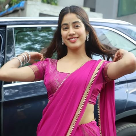 Sunny Kaushal, Jahnavi Kapoor, Khushi Kapoor, Jahnvi Kapoor, Actress In Saree, Janvi Kapoor, Jhanvi Kapoor, Indian Sari Dress, South Indian Sarees