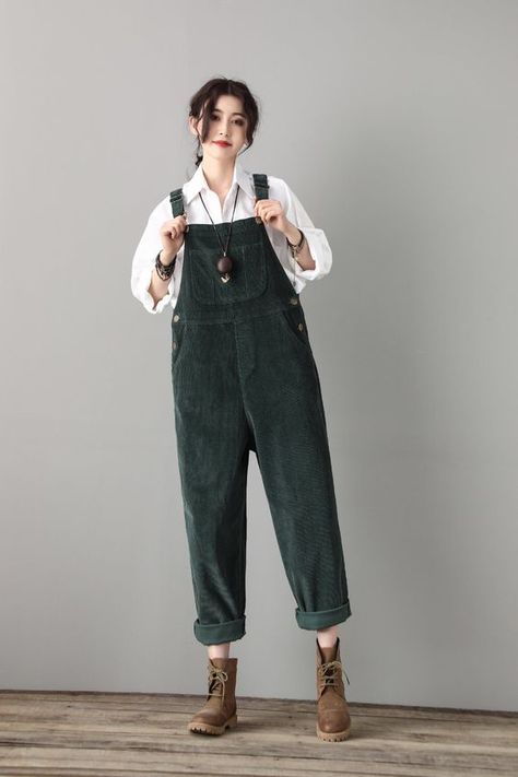 Depending on your taste .... for me Mega super color and material Green Overalls Outfits, Plus Size Overalls, Long Wool Coat Women, Long Linen Pants, Outdoor Walks, Corduroy Jumpsuit, Green Overalls, Womens Overalls, Overalls Plus Size