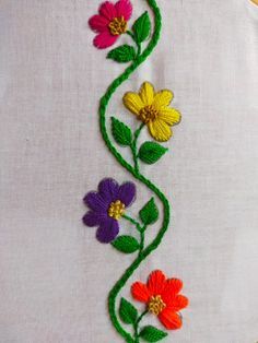 Simple Hand Embroidery Designs, Simple Hand Embroidery, Embroidery Simple, Embroidery Stitches Beginner, Basic Hand Embroidery Stitches, Simple Hand Embroidery Patterns, Hand Beaded Embroidery, Simple Embroidery Designs, Diy Embroidery Designs