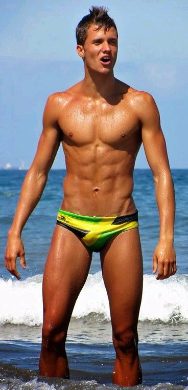 ! Ripped Men, Guys In Speedos, Speedos, Boys Swimwear, Lifestyle Products, Male Physique, Yellow And Green, Men Boys, Mens Swimwear