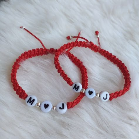 Couples Bracelets Ideas, Cute Bracelet For Boyfriend, Bracelets For Your Boyfriend, Cute Bracelets For Boyfriend, Cute Diy Bracelets For Boyfriend, Bead Bracelets For Boyfriend, Matching Bracelet Ideas For Couples, Diy Bracelet For Boyfriend, Beaded Bracelets For Boyfriend