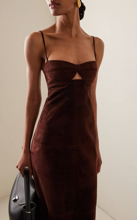 Suede Midi Dress, Leather Midi Dress, Cute Dress Outfits, Color Chocolate, Johanna Ortiz, Suede Dress, Looks Chic, Bra Top, Flared Skirt