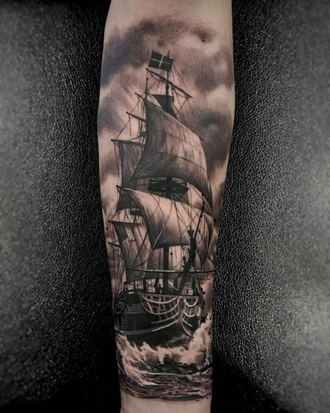 Pirate Tattoo Sleeve, Viking Ship Tattoo, Ship Tattoo Sleeves, Fantastic Tattoo, Pirate Ship Tattoos, Nautical Tattoo Sleeve, Pirate Ship Tattoo, Tattoo Perna, Boat Tattoo