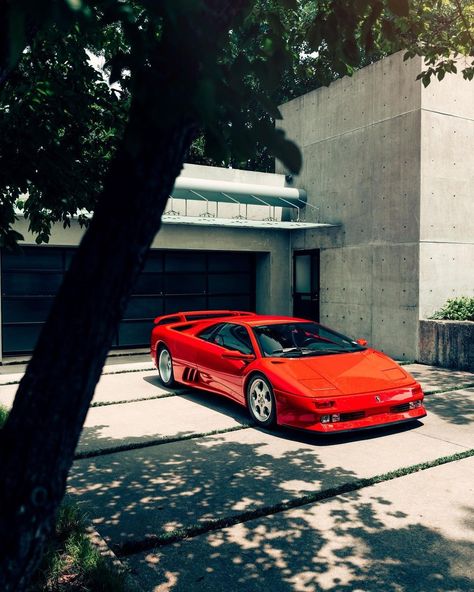 Produced this beauty from 1990 to 2001 that now has became an Iconic in the automotive industry. By @britton.shot #Lamborghini #Diablo #90s #Car #Supercar #Vehicle 90s Lamborghini, Lambo Diablo, 90s Cars, Red Sports Car, Super Fast Cars, Cool Car Drawings, Mom Car, Super Sport Cars, Lamborghini Countach